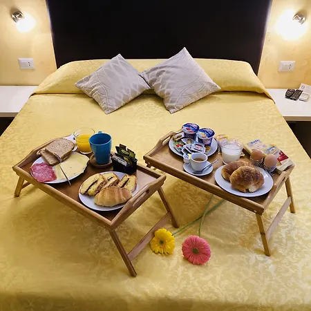 Bed & Breakfast Domus Popolo 4*