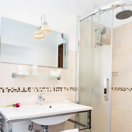 Frühstückspension Domus Popolo 4*