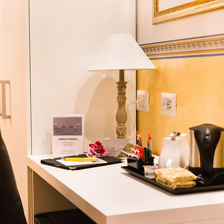 Domus Popolo Nocleg ze śniadaniem 4*