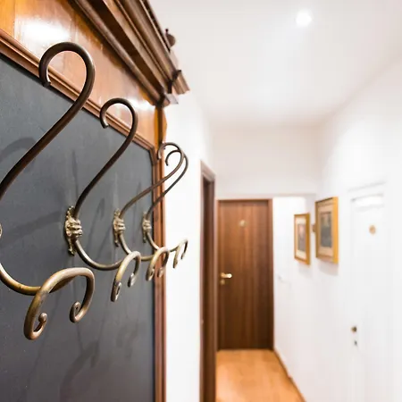 Domus Popolo 4*