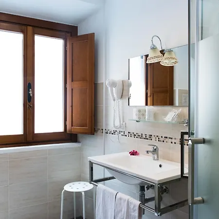 Domus Popolo Bed & Breakfast 2*